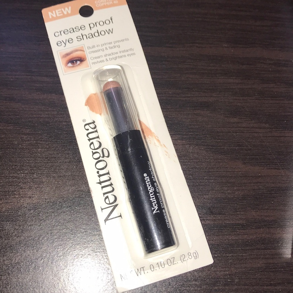 crease proof eye shadow